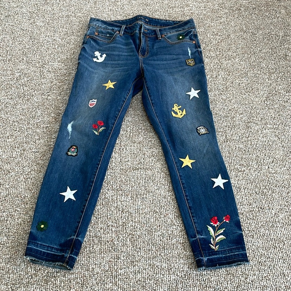 Level 99 Embroidered skinny Jeans. Size 29 Petite